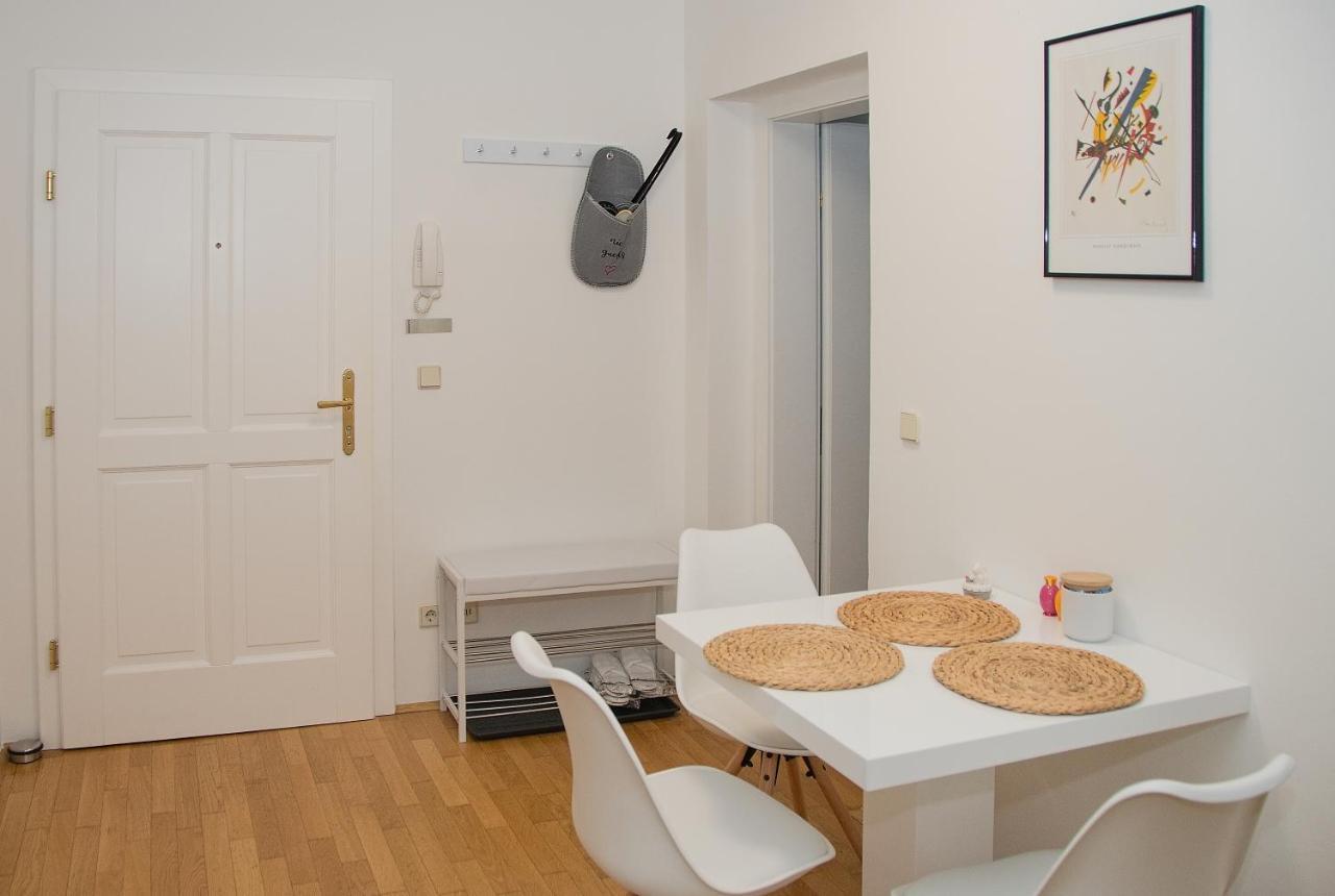 Blue Lotus Apartment Vienna Exterior photo