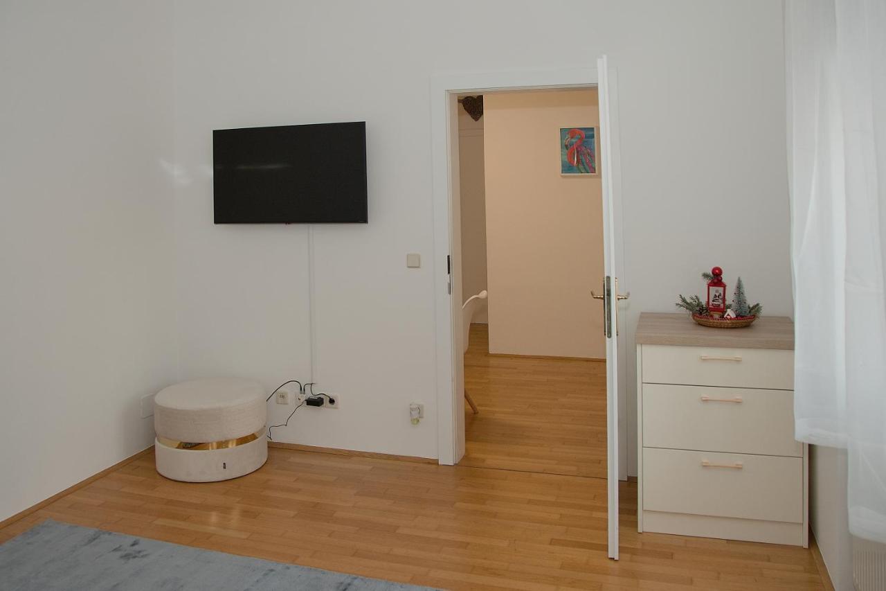 Blue Lotus Apartment Vienna Exterior photo